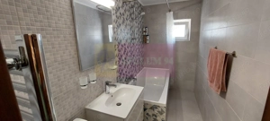 Inchiriere apartament 3camere in zona Decebal pe str Theodor Sperantia - imagine 9