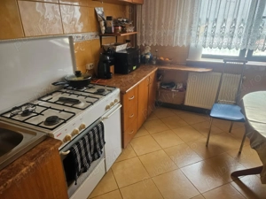 Ap. 3 cam decomandat, centrala, etaj 7 8, panorama, mobilat - imagine 2