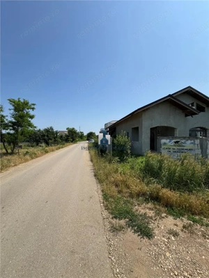 Casa Com. Berceni Parter la Rosu - imagine 2