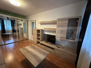 Apartament cu 2 camere, zona Hipodrom III - pretabil pentru investitie