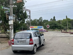Casa 3 camere 60 mp Teren 403 mp Chitila Triaj Str Marmurei - imagine 17