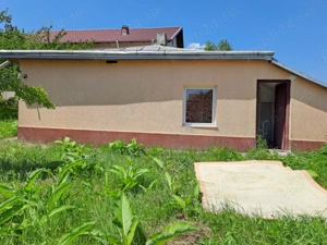 Vând casa batraneasca sat Cucorani 