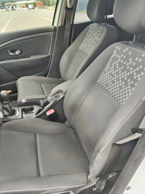 Renault Megane 3 benzina+gpl - imagine 8 Renault Megane 3 benzina+gpl - imagine 8