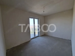 Apartament 3 camere 2 bai etaj 2 bloc cu lift zona de case in Turnisor - imagine 3