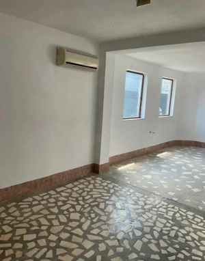 Spatiu potrivit activitati diverse cu intrare stradala