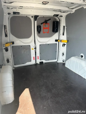 Vind ford coustom sau schimb