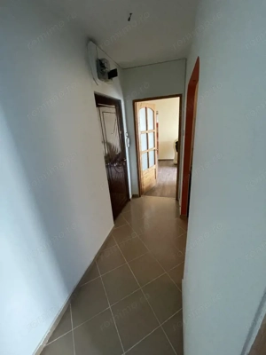 De vanzare apartament cu 3 camere, etajul 2, Dealul Florilor - imagine 6