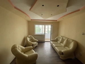 De vanzare apartament cu 3 camere, etajul 2, Dealul Florilor - imagine 2