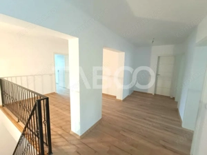 Casa 10 camere 390 mp utili - pe strada Calea Poplacii din Sibiu