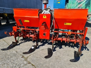 Semanatoare de porumb marca Becker aeromat cu patru randuri , - imagine 4