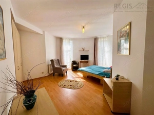 Vila Impunatoare cu Piscina pentru Familie sau Investitie Turistica - imagine 19