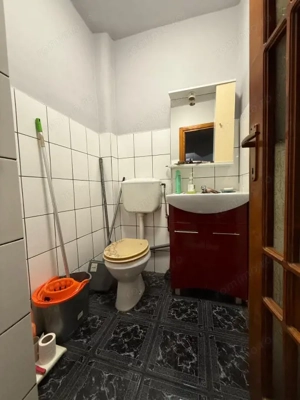 Apartament spatios, 3 camere, 2 bai, 2 balcoane, mobilat, etaj 1 - Zona Soarelui - imagine 5