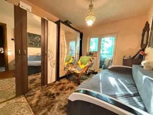 Apartament spatios, 3 camere, 2 bai, 2 balcoane, mobilat, etaj 1 - Zona Soarelui