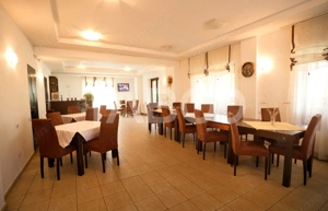 Pensiune 13 camere 16 bai sauna piscina si teren 1565 mp Cisnadioara - imagine 4