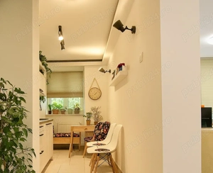 Vanzare apart 2 camere Iancu de Hunedoara colt cu Liceul Tonitza, demisol, retras, renovat