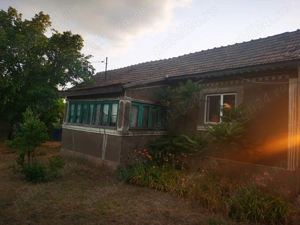 Casa batraneasca cu teren 3000 mp - imagine 2