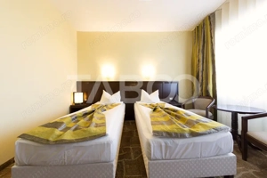 Hotel de 3* si 4* cu 64 de camere in Alba Iulia ultracentral - imagine 17