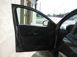 Renault Megane 1.5 dCi 110 CP 2015 Limited,Facelift,Navigatie,Touchscreen,Bluetooth,PDC,Jante 16". - imagine 14