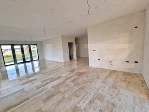 Casă pe un nivel, 4 camere, compartimentare decomandată, zonă liniștită - imagine 8