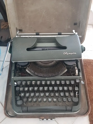 Vând mașină de scris vintage marca Olimpia