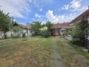 Casa individuala cu 4 camere, 581 mp teren, zona centrala, Sebes