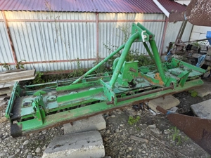 Freză rotativă agricolă, tractată de tractor, stare bună