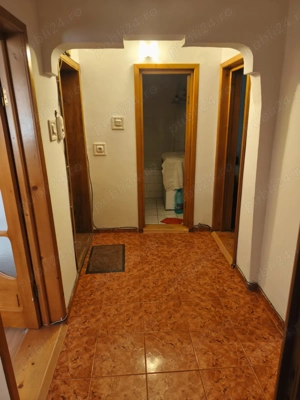 Vând apartament cu 3 camere . Zona sud. Focșani. 