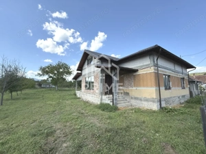 Casă individuală de vânzare – 200 MP UTILI | 1800 MP-TEREN | STREMT | - imagine 4