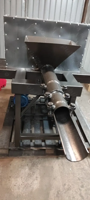 Presă de brichetat rumeguș cu cărbune lignit semiumed 15kg minute - imagine 3