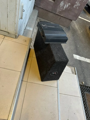 Stație și subwoofer kicker slim 160 w