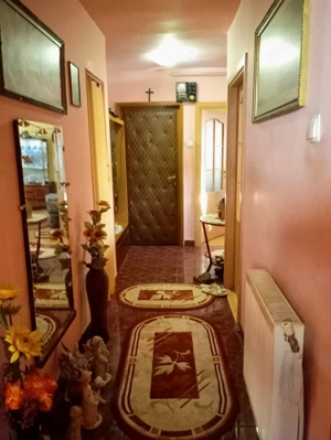 Vând apartament 3 camere decomandat  - imagine 2