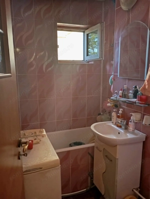 Vând apartament 3 camere decomandat  - imagine 8