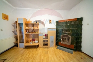 Imobil renovat, 2 apartamente, grădină și garaj – Turnu - imagine 13