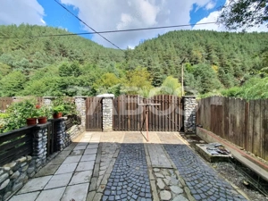 Casa de vanzare cu 6 camere in drumul spre Paltinis bonus inca o casa