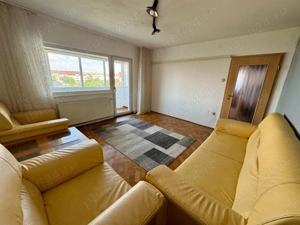 Proprietar închiriez apartament 3 camere, decomandat, zona Șagului - imagine 2