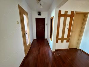 Proprietar închiriez apartament 3 camere, decomandat, zona Șagului - imagine 6