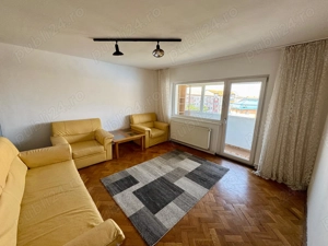 Proprietar închiriez apartament 3 camere, decomandat, zona Șagului