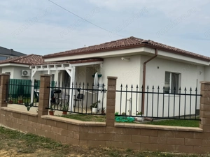 Casă înșiruită de vânzare în Moșnița Nouă 108.000 euro