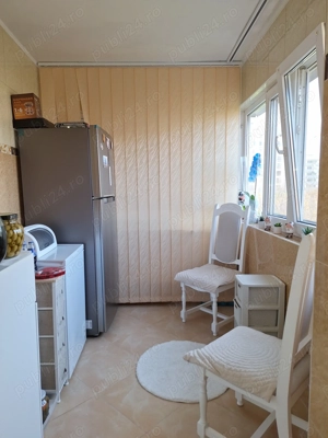 Apartament cu 3 camere de vanzare - imagine 2