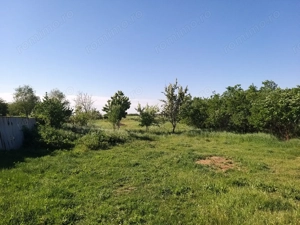 Teren in vatra satului - imagine 3