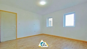 Casă nouă cu 6 camere de vânzare în Sânleani   spațiu, confort și eficiență energetică - imagine 5