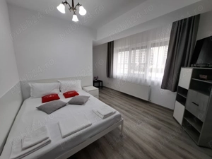 Închiriez pe termen lung apartament 2  camere în Mamaia Nord  - imagine 4