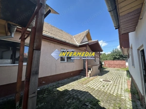 OKAZIE ! Casa 4 Camere 2 Bai, 2 Bucatarii Anexe Garaj Curte pavata de vanzare in Alba Iulia zona - imagine 14