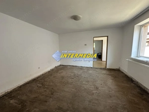 OKAZIE ! Casa 4 Camere 2 Bai, 2 Bucatarii Anexe Garaj Curte pavata de vanzare in Alba Iulia zona - imagine 10