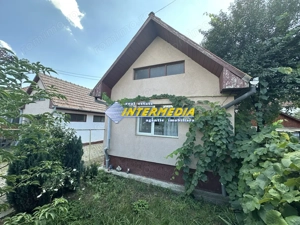 OKAZIE ! Casa 4 Camere 2 Bai, 2 Bucatarii Anexe Garaj Curte pavata de vanzare in Alba Iulia zona - imagine 2