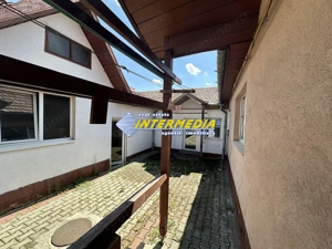 OKAZIE ! Casa 4 Camere 2 Bai, 2 Bucatarii Anexe Garaj Curte pavata de vanzare in Alba Iulia zona - imagine 6