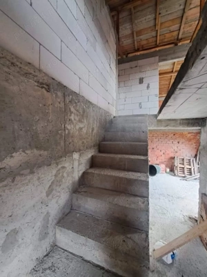 Vanzare Vila P + 1 la rosu, sup. teren 1700. mp., desch.20.ml, sup. constr. 200.mp. Com. Romanu     - imagine 6