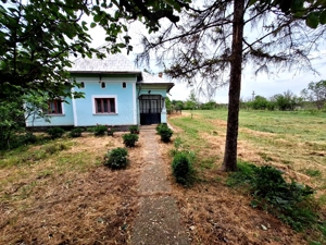 Vând teren și casa în orașul Piatra-Olt, jud Olt