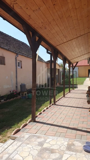 Casă spațioasă de vânzare în comuna Roșia .COMISION 0% - imagine 4