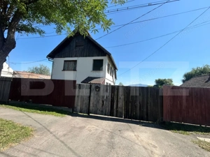 Casa cu parau in spatele curtii in Prejmer, ideala pentru investitie